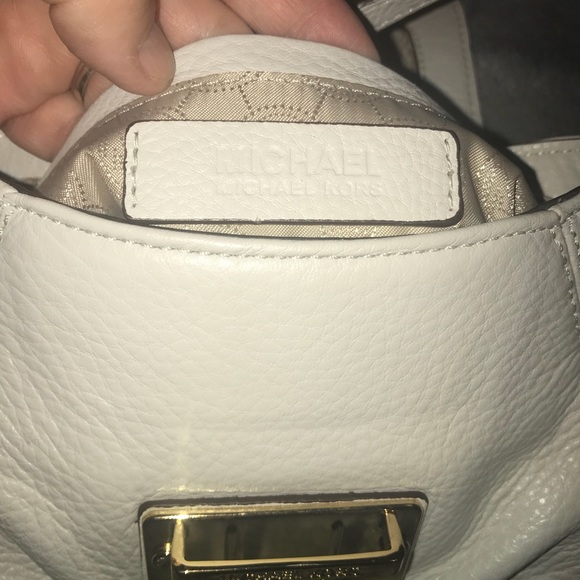 Michael Kors Cream Leather Purse - Picture 5 of 6